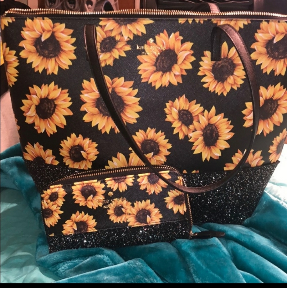 Kate spade sunflower purse NOT REAL